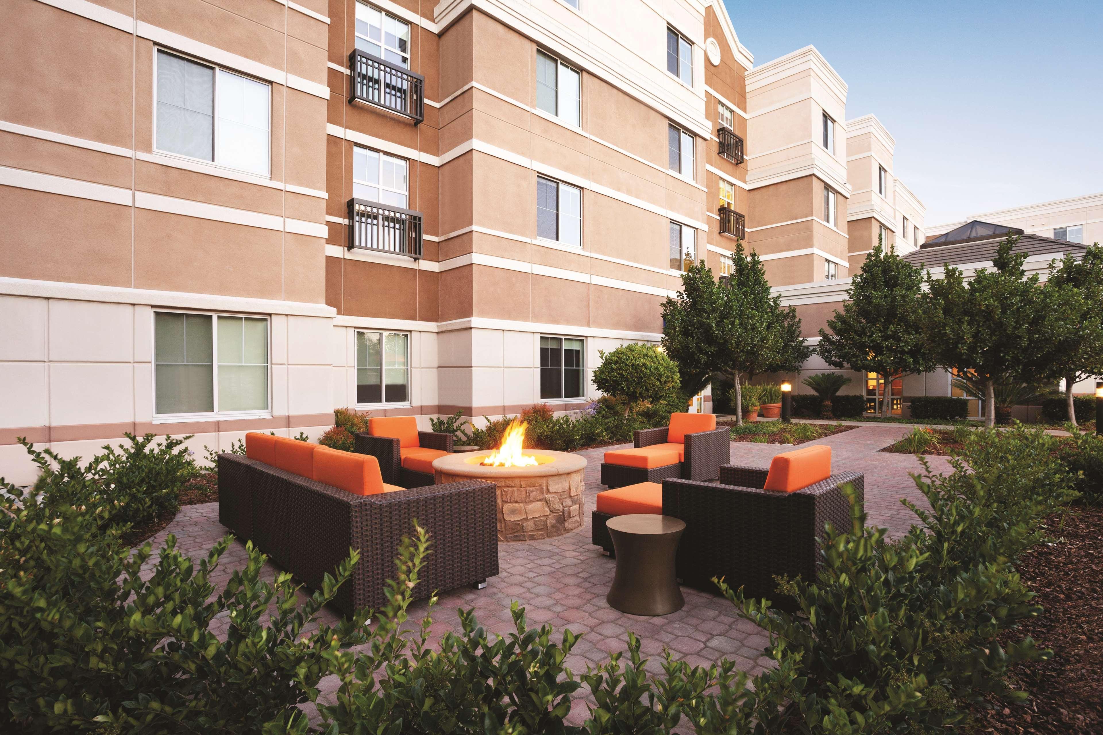 Hyatt House Pleasant Hill Hotel Exterior foto
